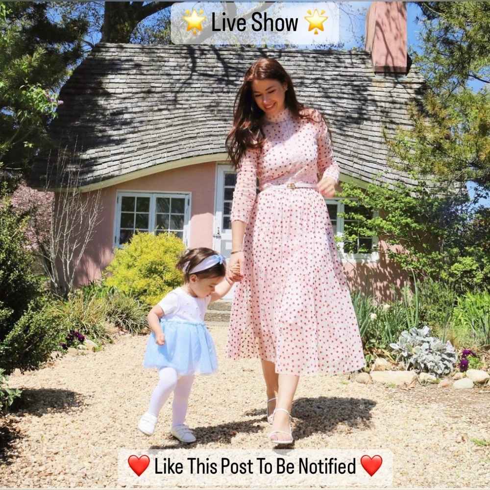 🌟LIVE SHOW🌟 Like this post to be notified ❤️ - Picture 2 of 2